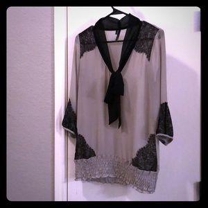 Maurice’s work top with lace